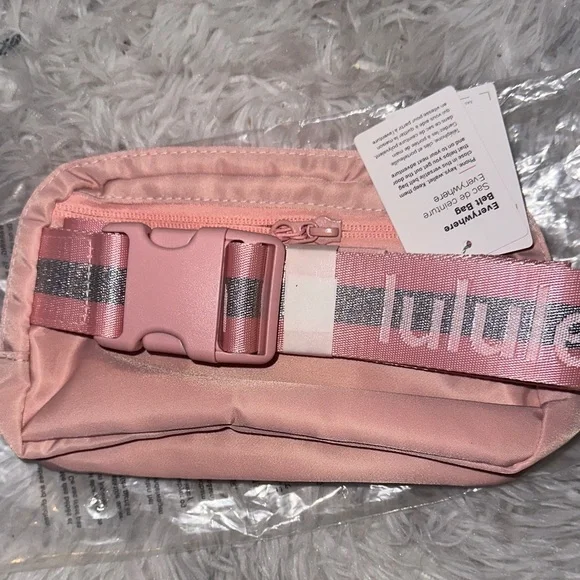 Lululemon Light Pink Everywhere Belt Bag NEW - Picture 3 of 5